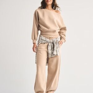 Abercrombie & Fitch light Tan off the shoulder Sweatshirt